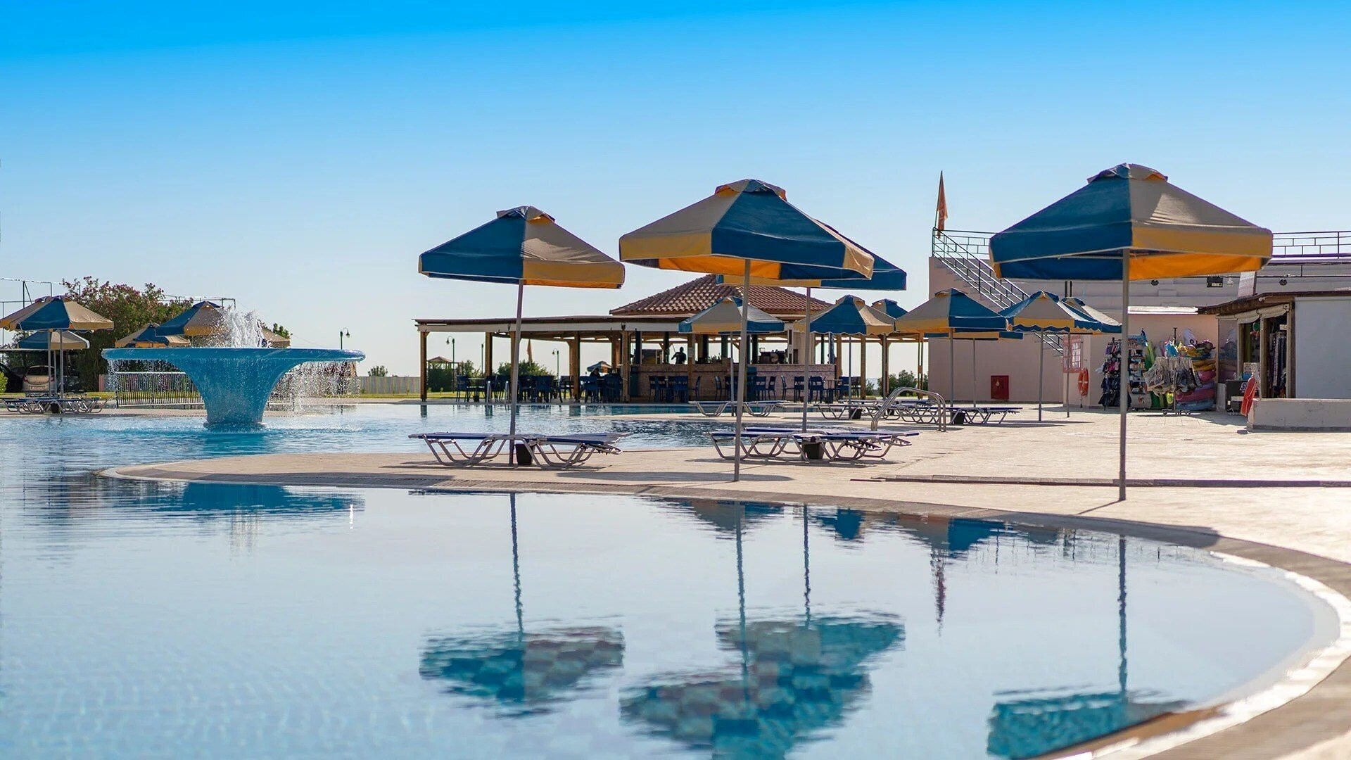 Апартаменти Myrina Beach 4*